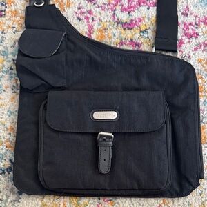 Baggallini Black Nylon Crossbody Messenger Bag